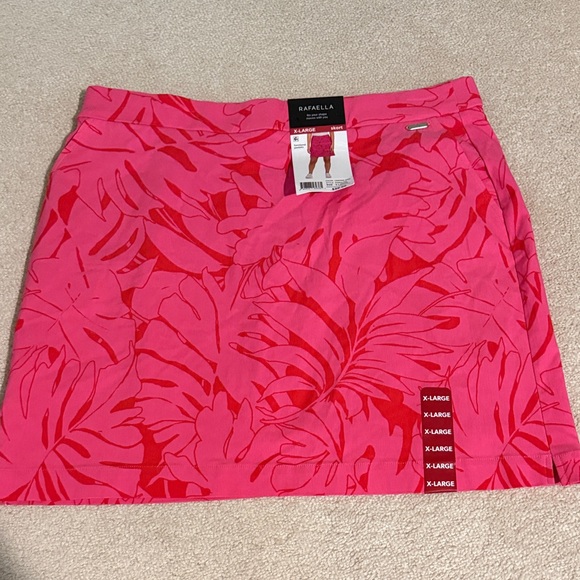 Rafaella Vibrant Pink and Red Leaf Skort - Picture 2 of 7